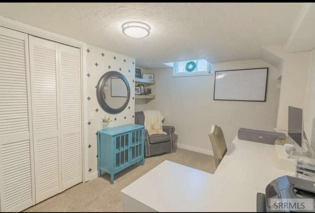 294 E 24th St #NA - Photo 3 of 8