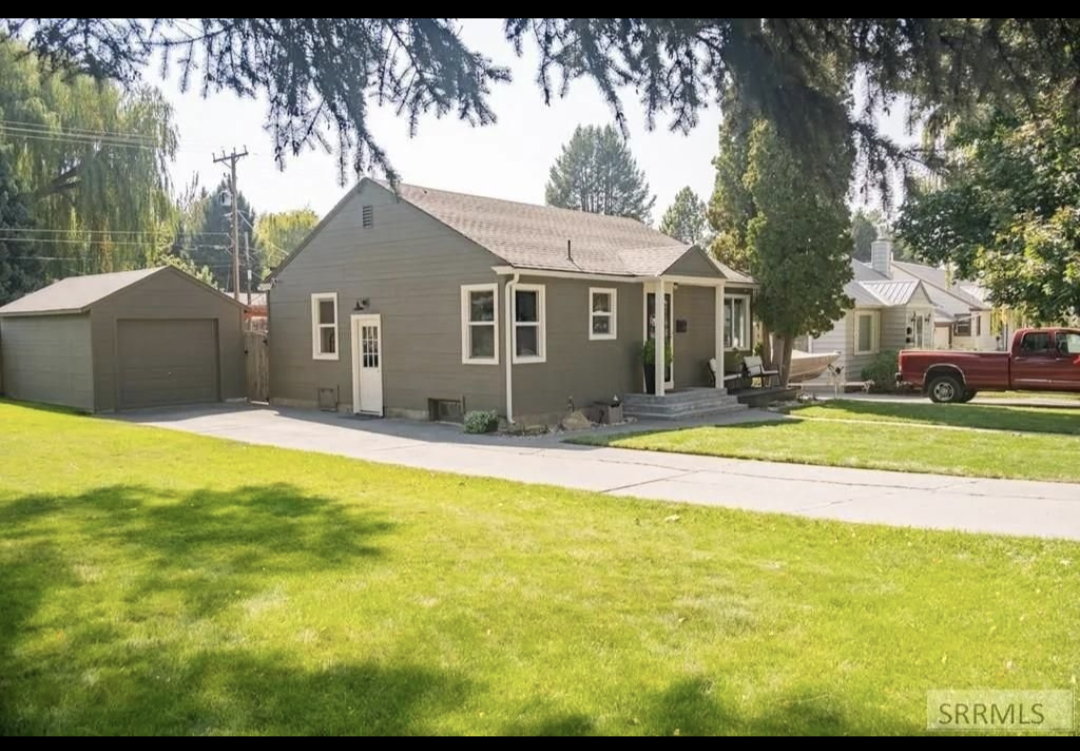 294 E 24th St #NA - Photo 5 of 8