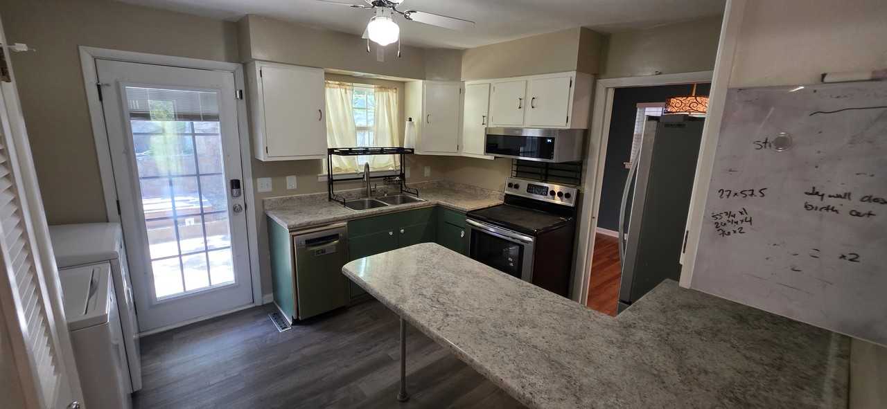 902 Endicott St #NA - Photo 4 of 11