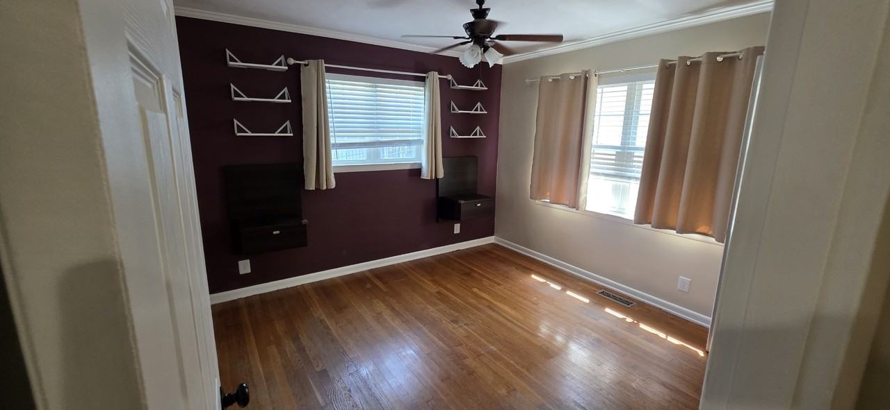 902 Endicott St #NA - Photo 5 of 11