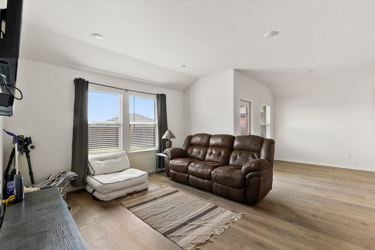 2518 Rockridge Dr #NA - Photo 2 of 16