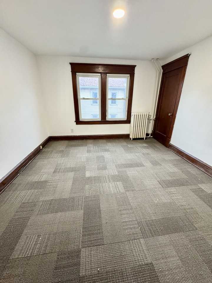 210 E Thomas St #210REAR - Photo 4 of 10