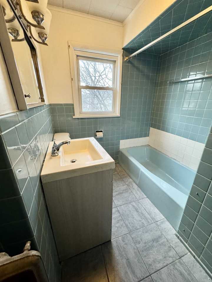 210 E Thomas St #210REAR - Photo 6 of 10