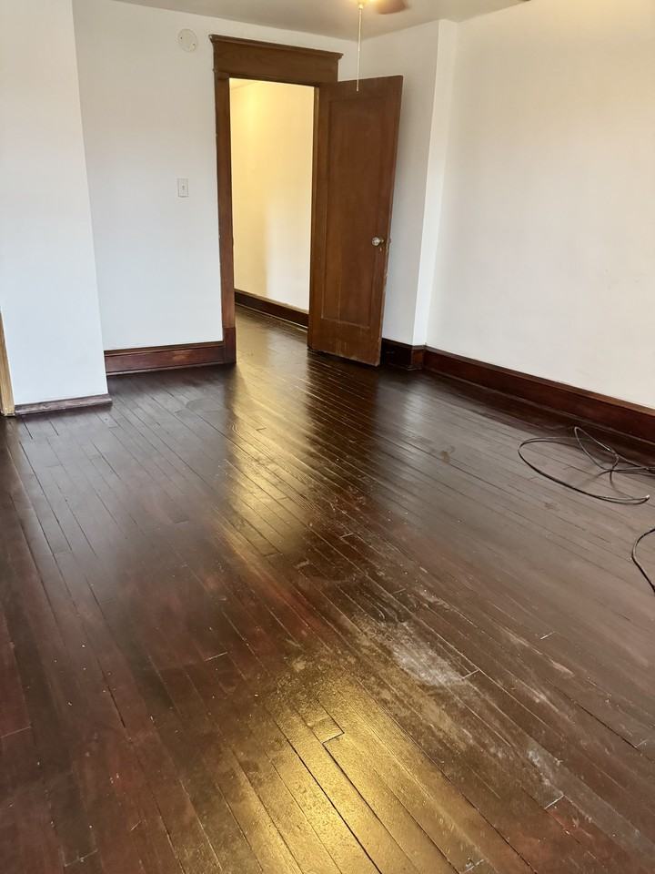 210 E Thomas St #210REAR - Photo 7 of 10