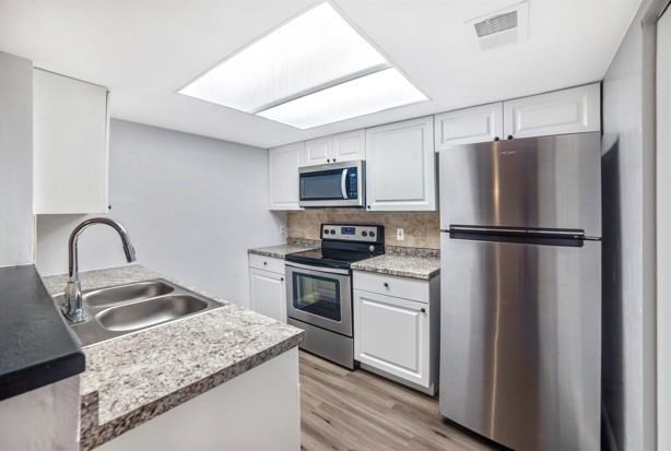 4307 Sw 70th Ter #4307 - Photo 2 of 16