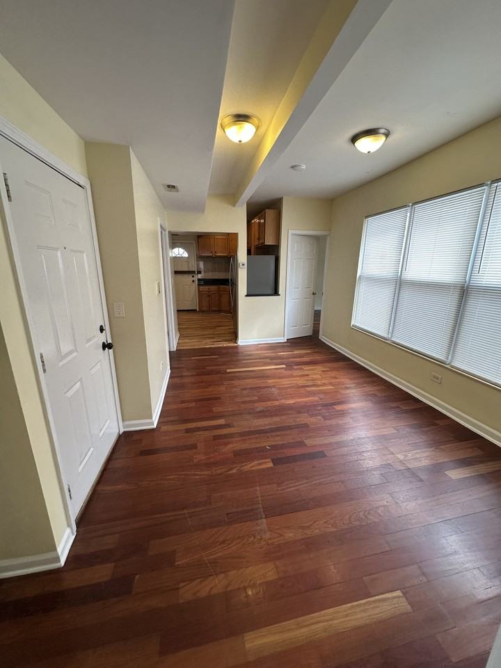 6735 S Eberhart Ave #2 - Photo 3 of 11