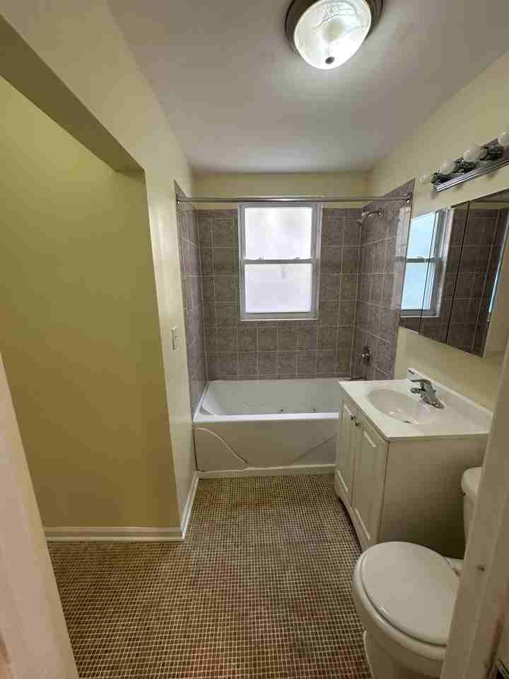 6735 S Eberhart Ave #2 - Photo 5 of 11