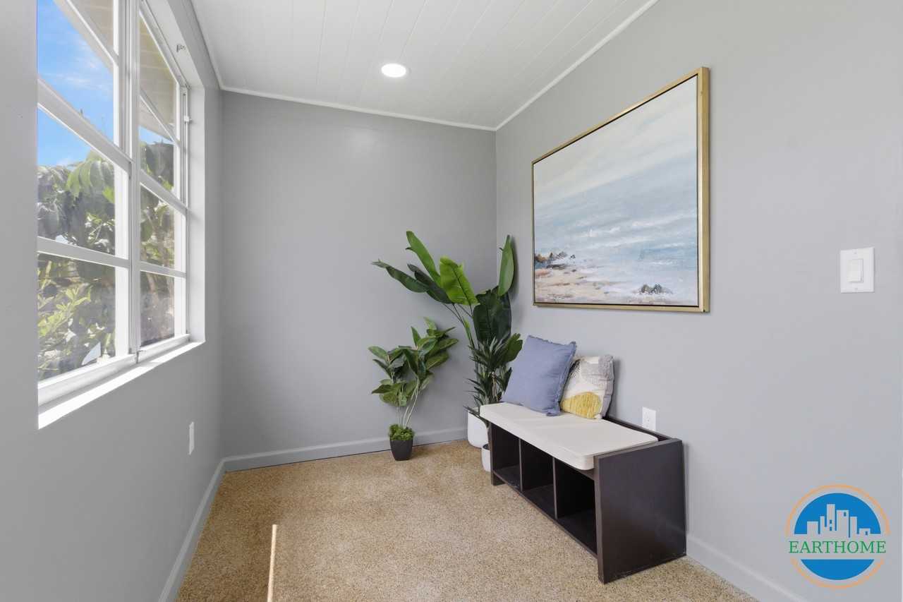 3015 W North B St #NA - Photo 3 of 20