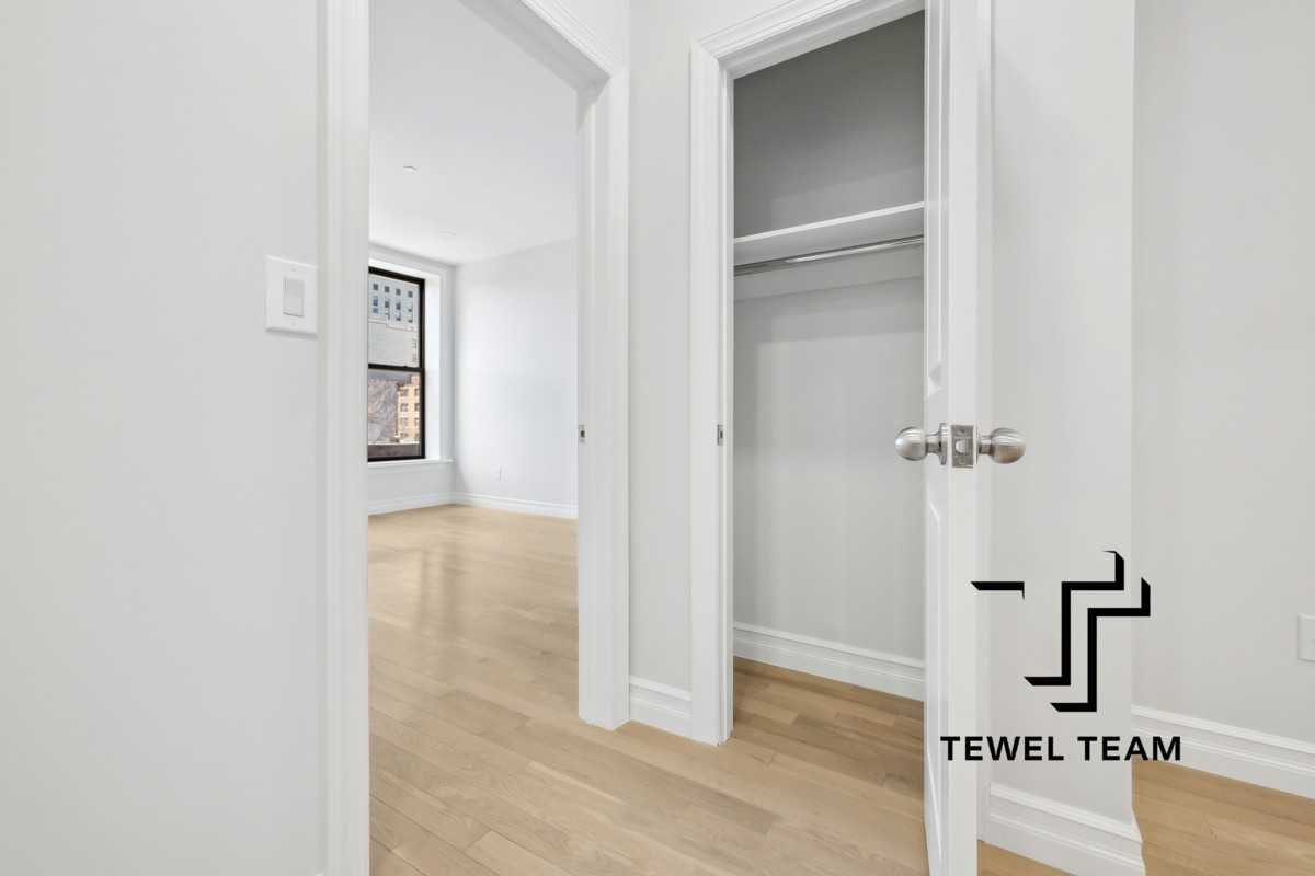 1697 Lexington Avenue #3A - Photo 4 of 25