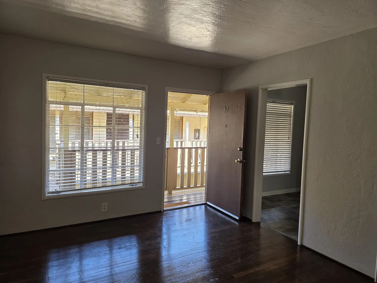 1520 25th St #10 - Photo 5 of 14