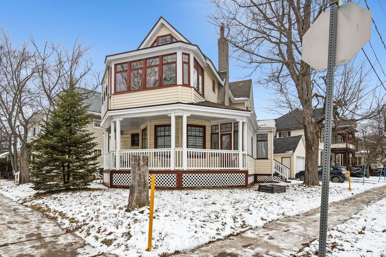 69 Williams Street - Photo 4 of 38