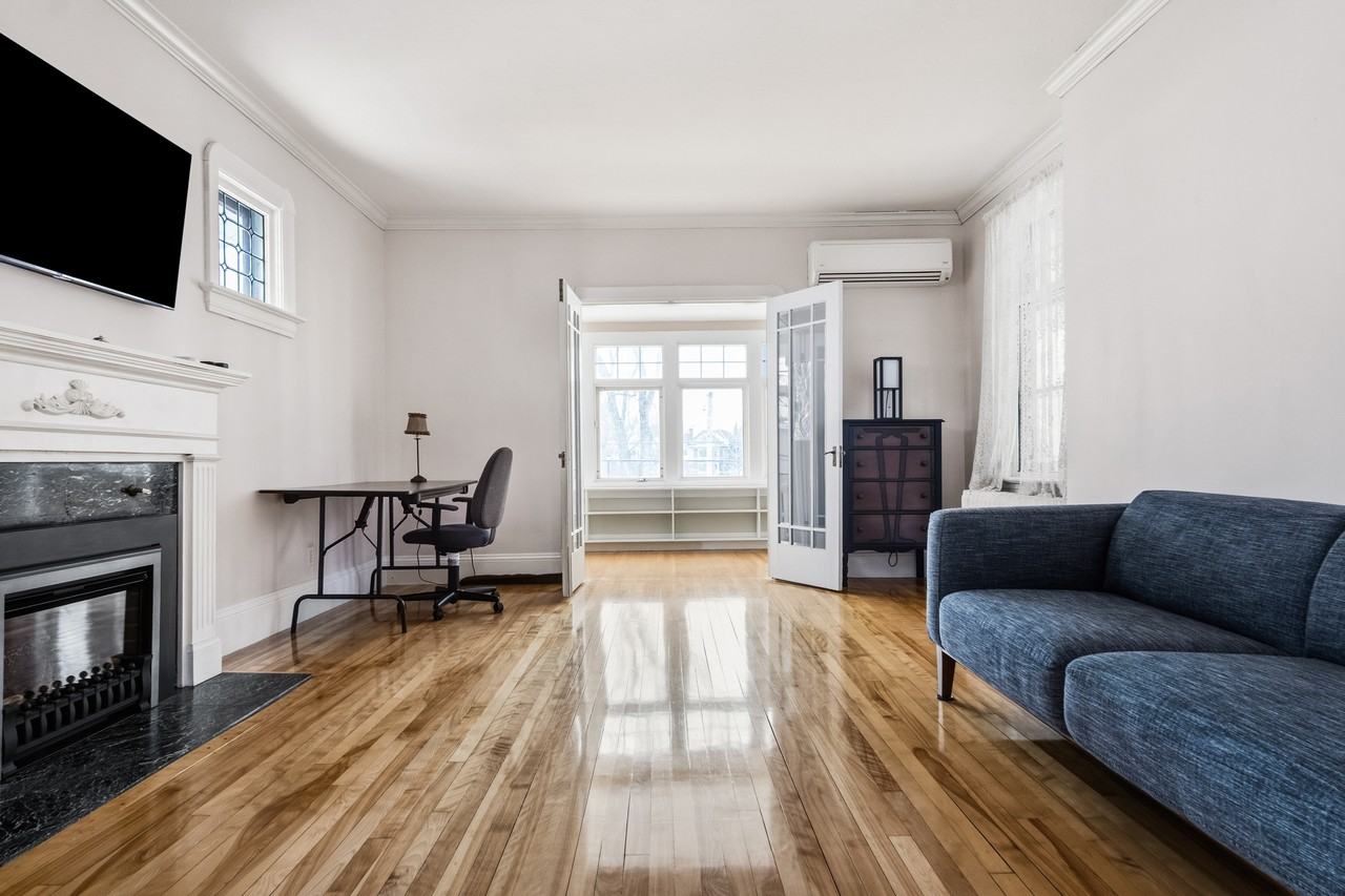 69 Williams Street - Photo 7 of 38