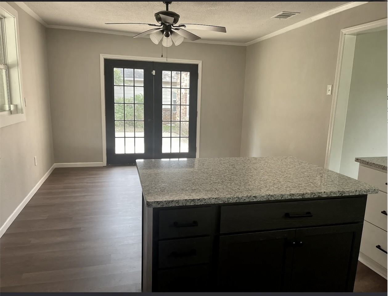 1523 North Englewood Avenue - Photo 3 of 8