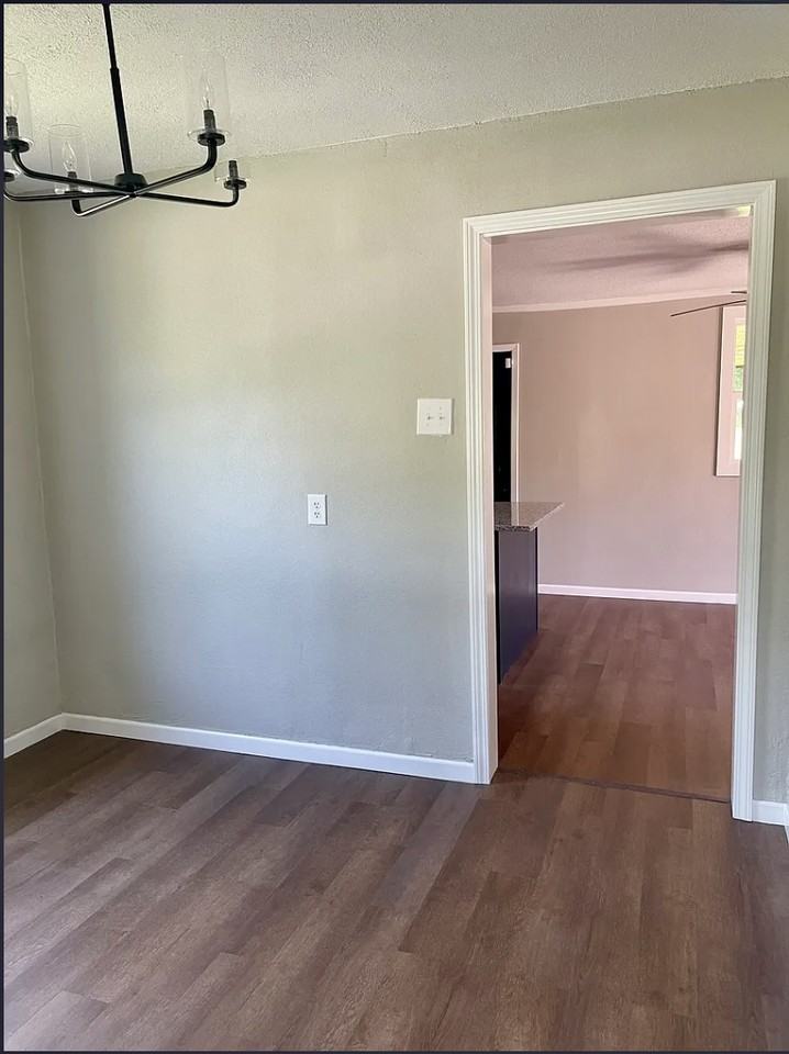 1523 North Englewood Avenue - Photo 6 of 8