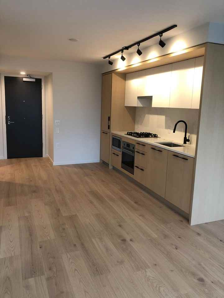 2751 Kingsway #905