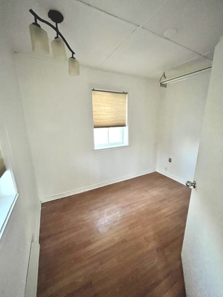 321 81e Avenue - Photo 5 of 5