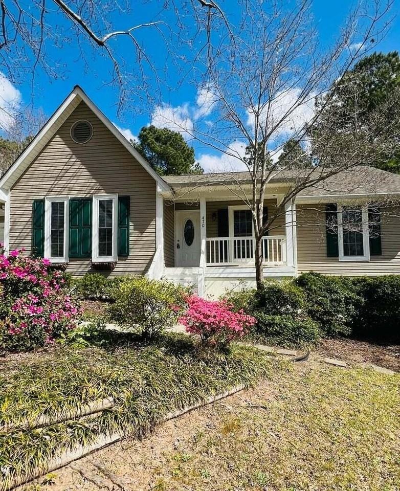 470 Greenwich Dr