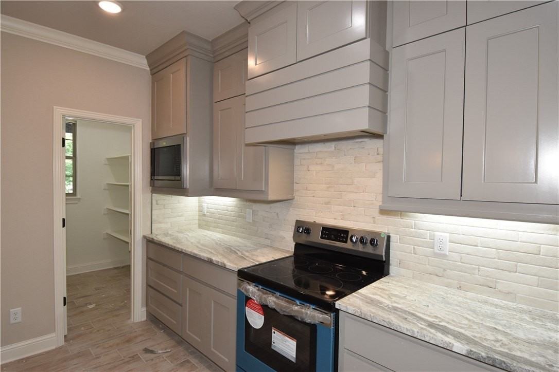 21 Kirkcudbright Ln - Photo 4 of 25