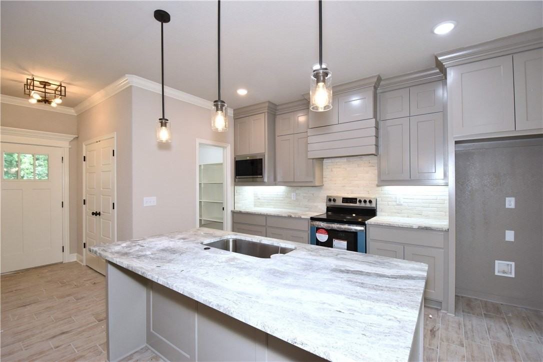 21 Kirkcudbright Ln - Photo 5 of 25