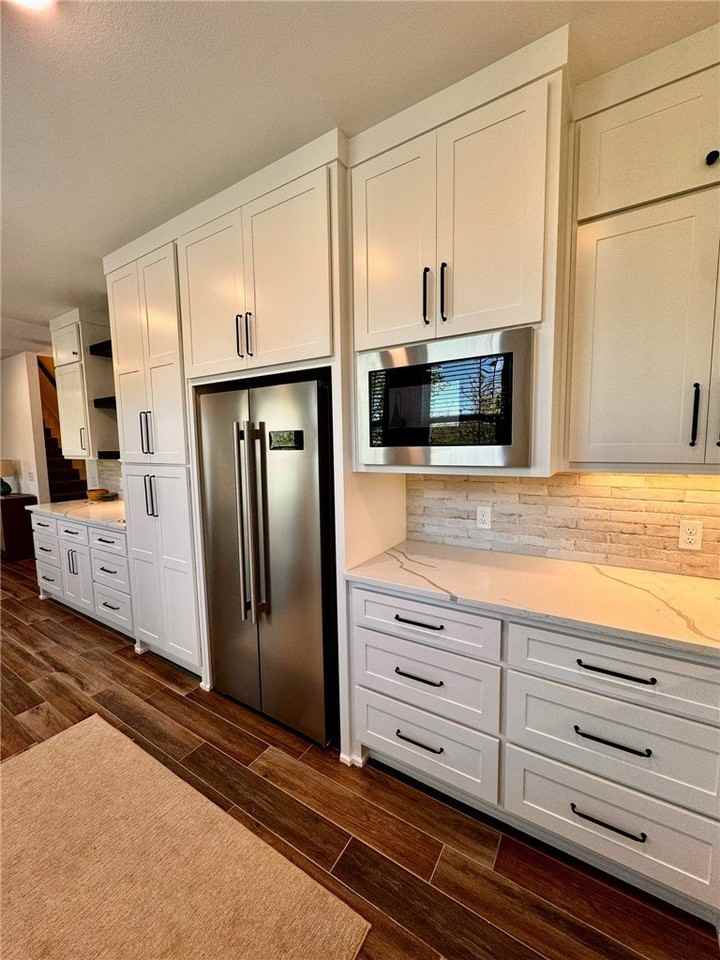 8881 Williams Rd - Photo 5 of 32