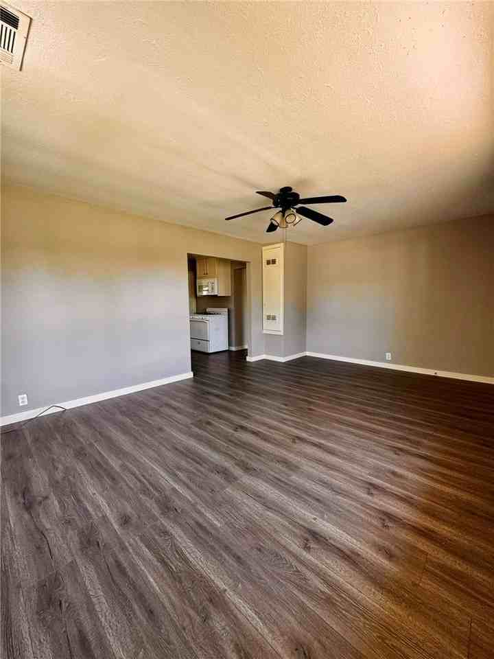 803 Greenfield St - Photo 7 of 15