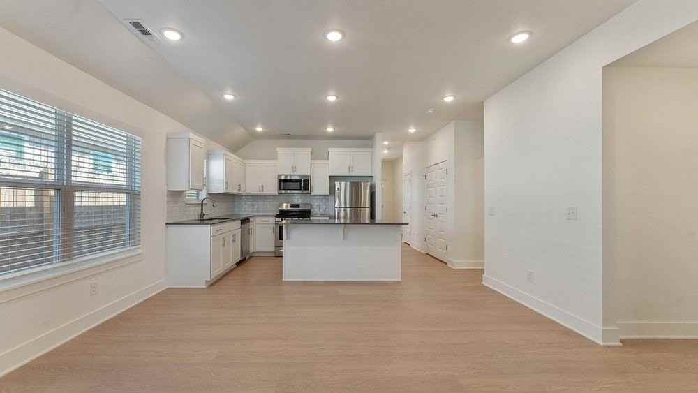 4246 W Buckaroo St - Photo 5 of 21