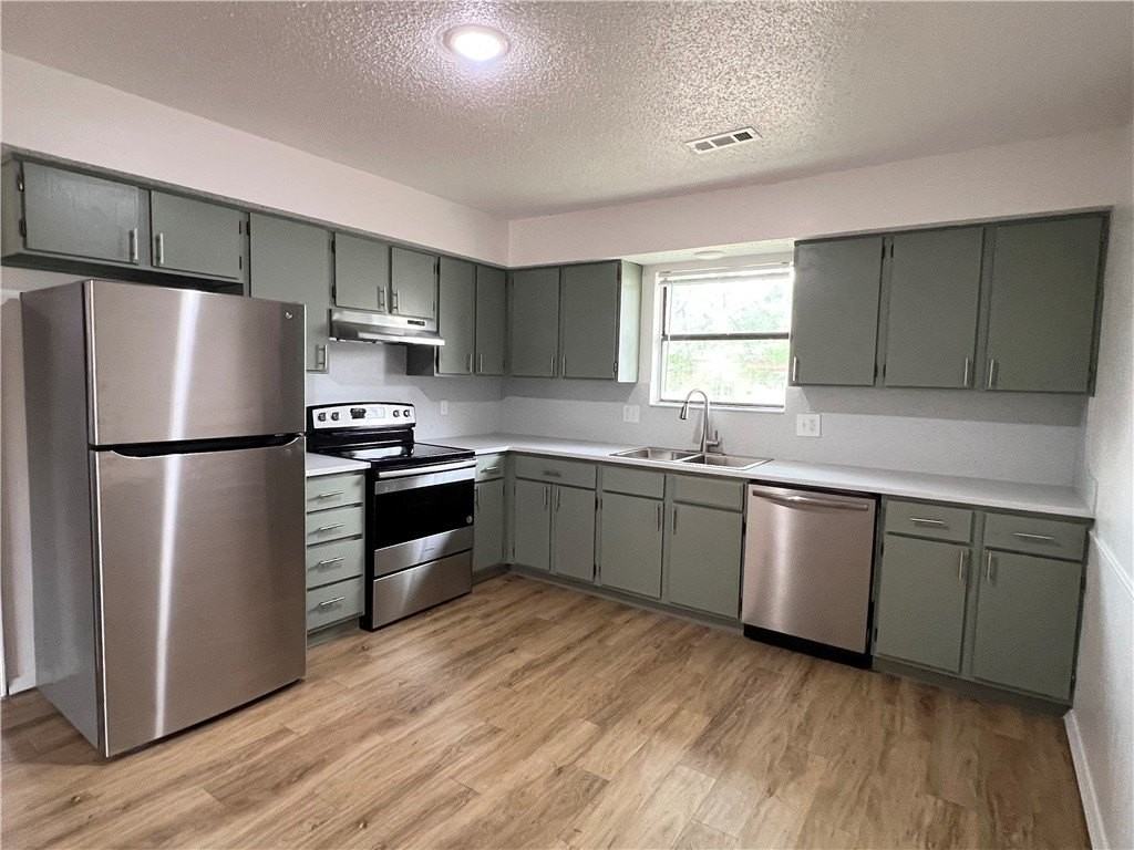 2018 W Olive St - Photo 5 of 18