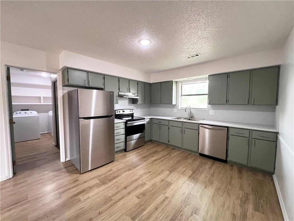 2018 W Olive St - Photo 6 of 18