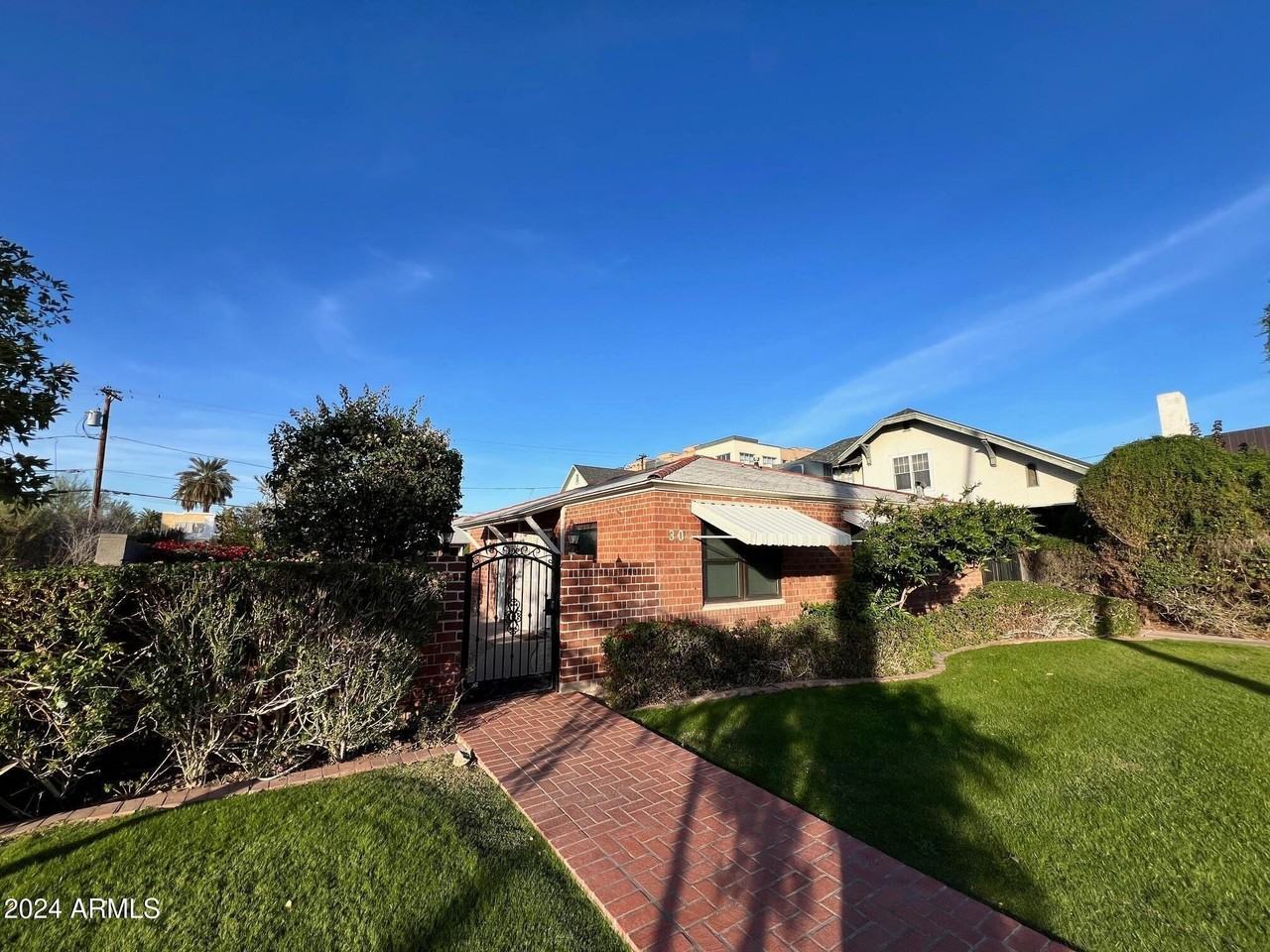 30 W Culver St #B - Photo 3 of 36