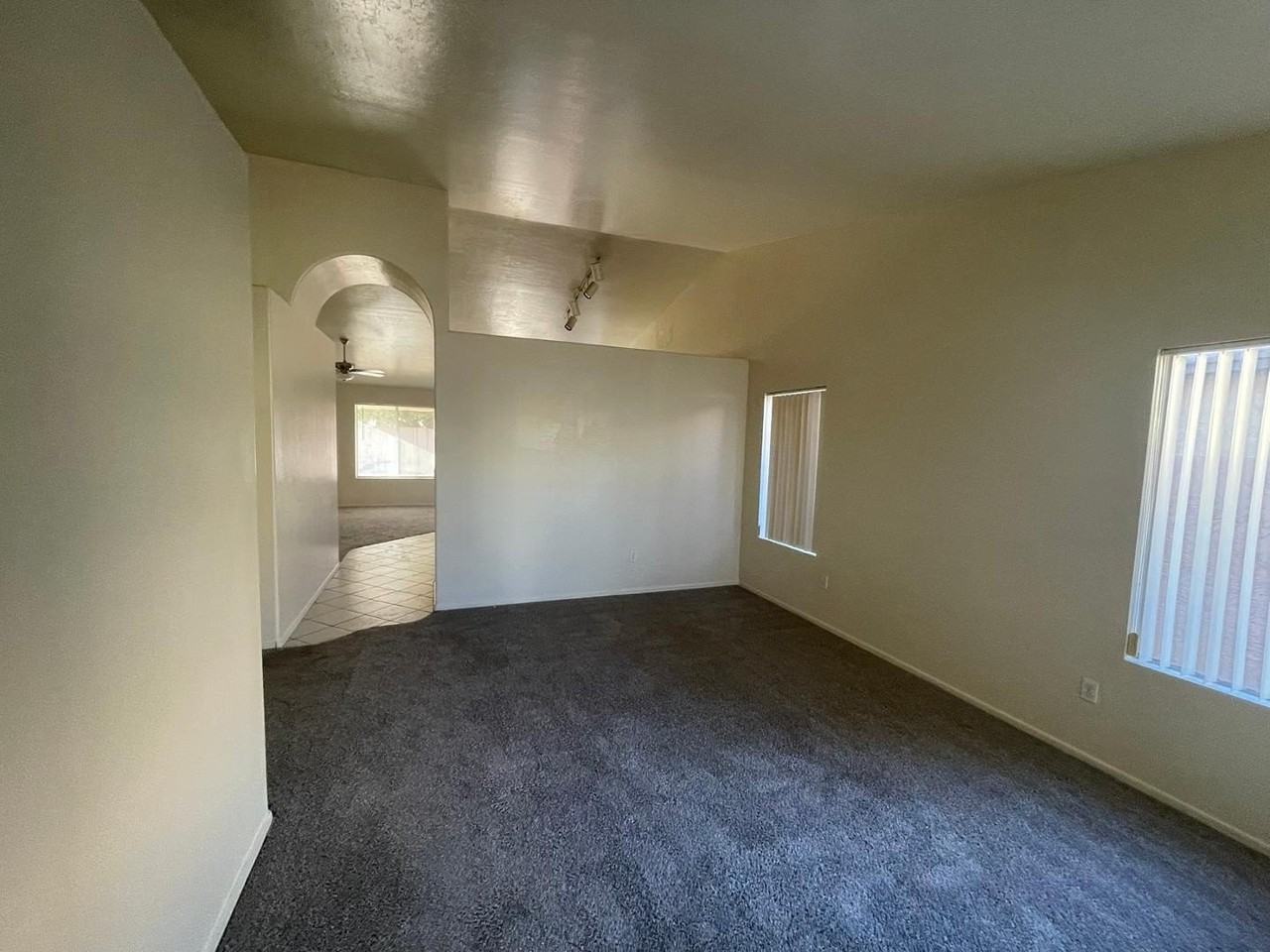 837 E Glenmere Dr - Photo 3 of 15