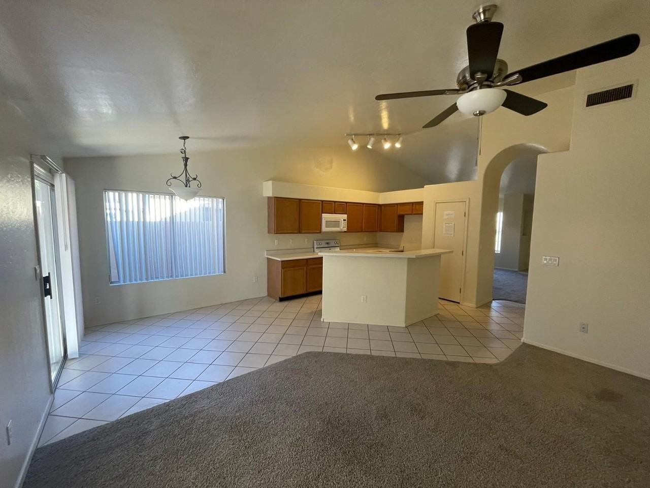 837 E Glenmere Dr - Photo 6 of 15
