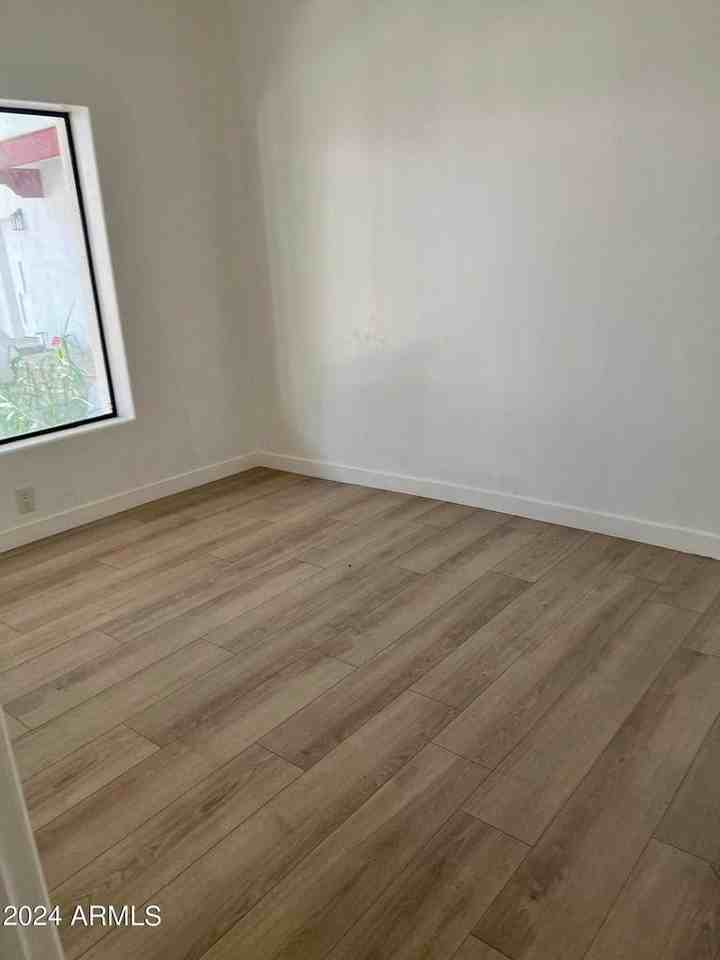 5908 W Myrtle Ave #5908 - Photo 5 of 19