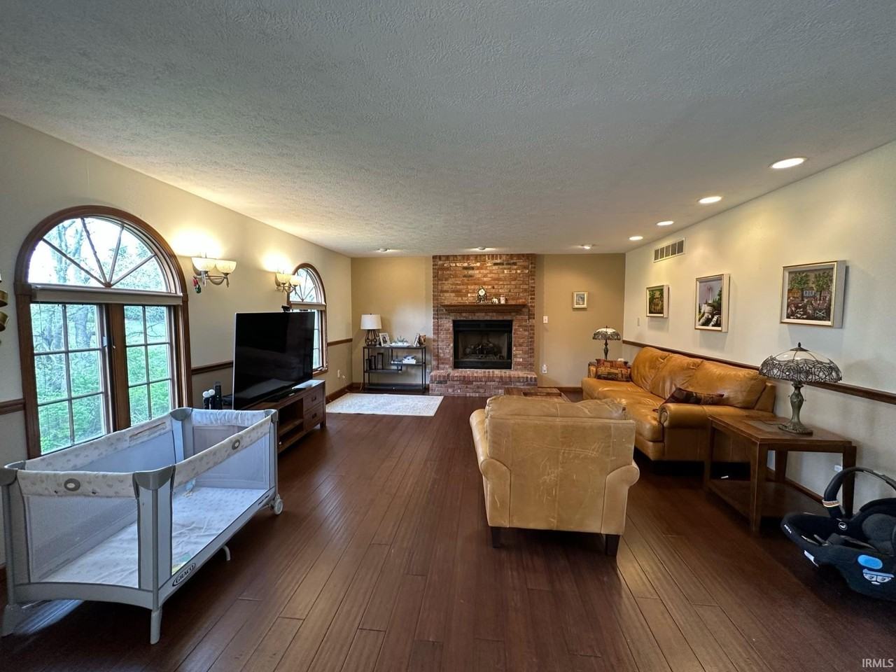 3825 E Devonshire Ct - Photo 3 of 36