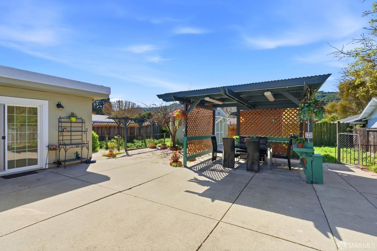 5880 Olinda Road - Photo 7 of 12