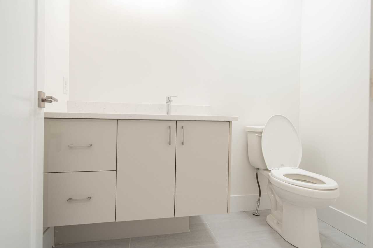 204 Dickey Boulevard - Photo 5 of 26