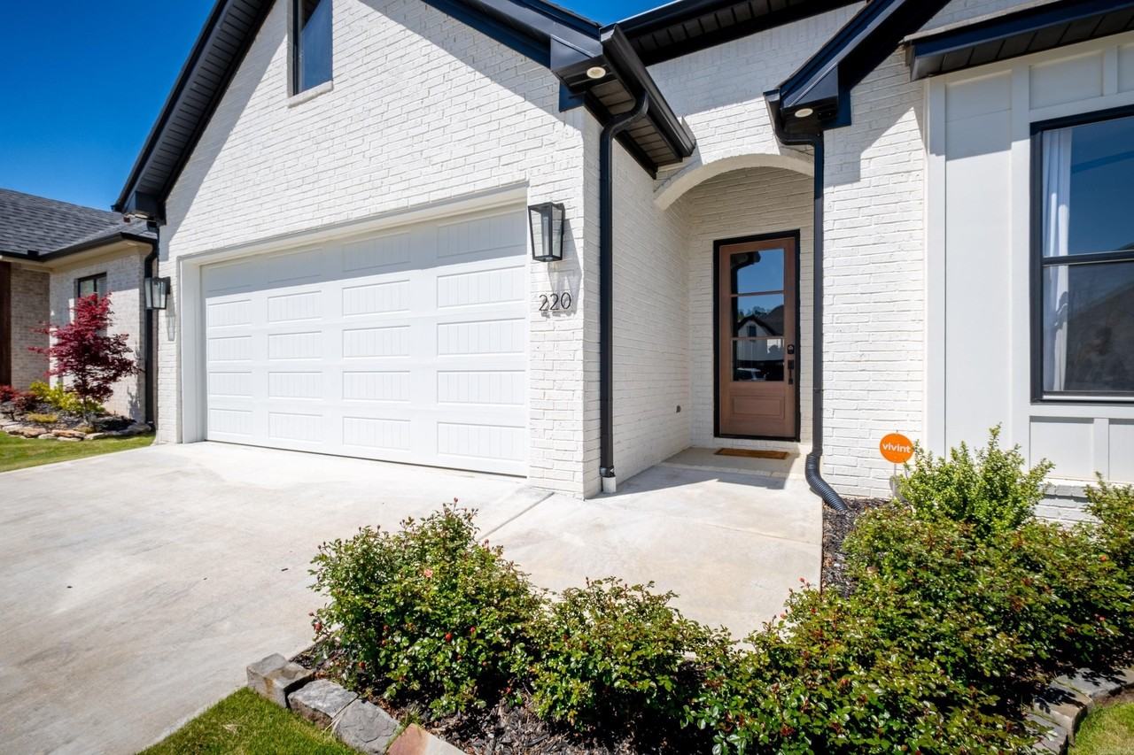 220 Copper Way - Photo 4 of 48