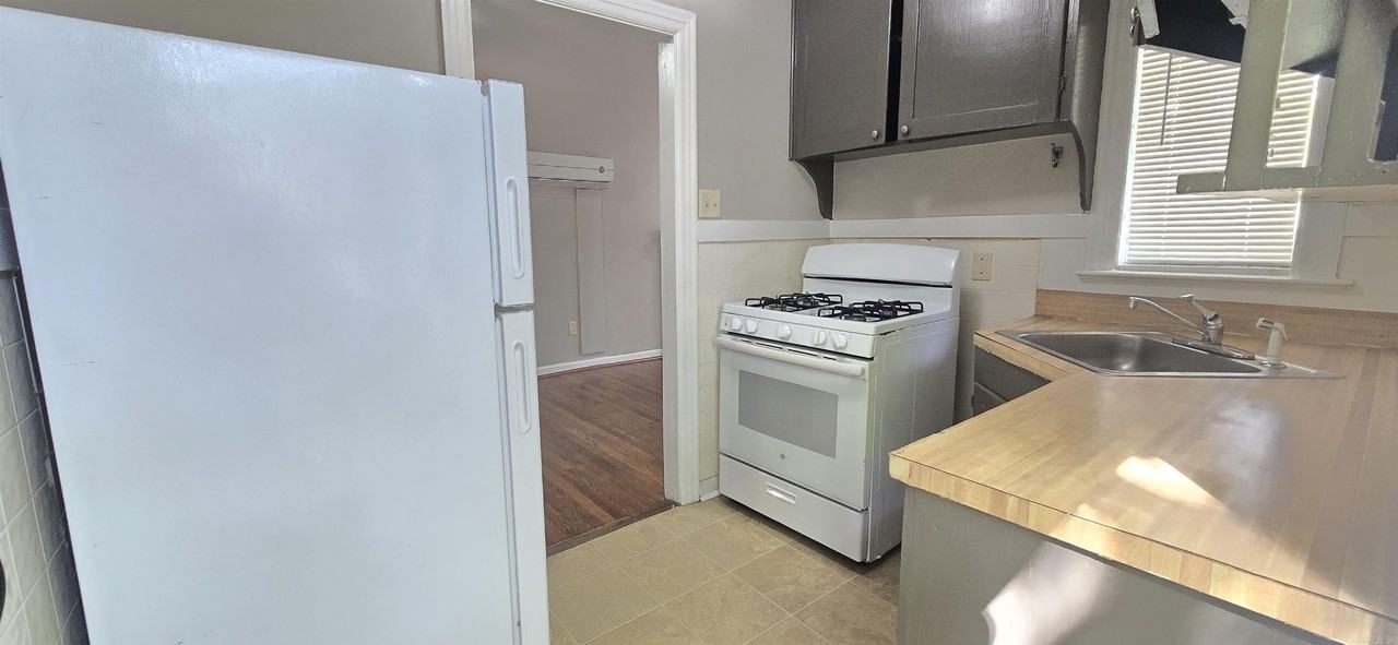 306 S Valentine St - Photo 3 of 11