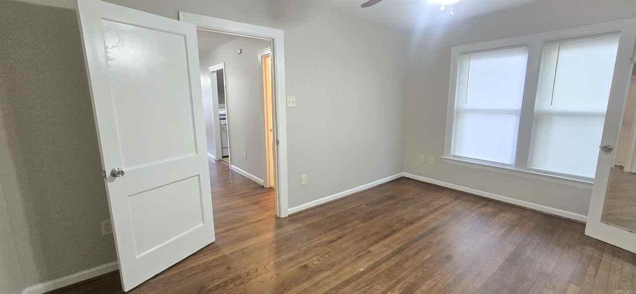 306 S Valentine St - Photo 7 of 11