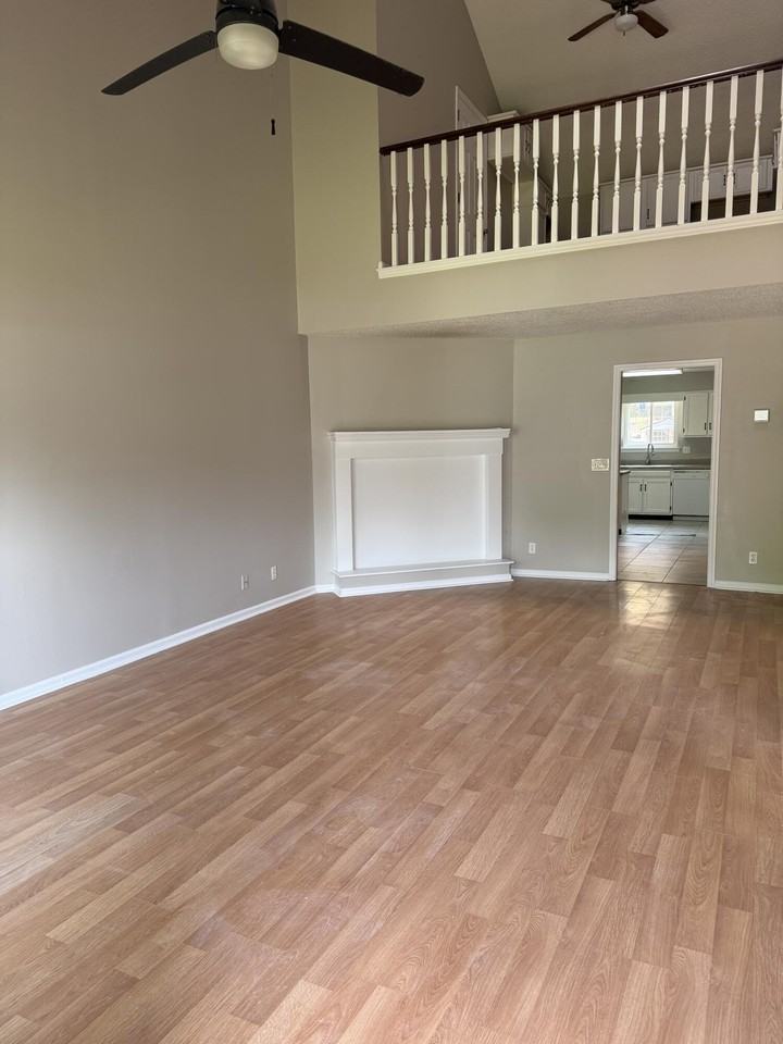 1307 Greenbrook Ln - Photo 2 of 13