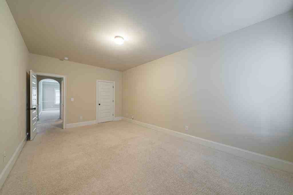 21 Sword St - Photo 7 of 50