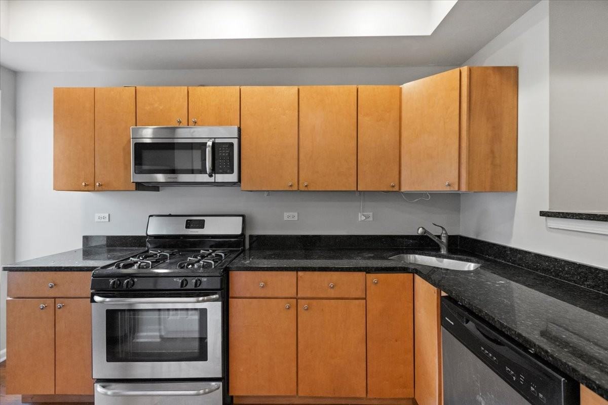 7717 N Marshfield Ave #1 - Photo 2 of 19