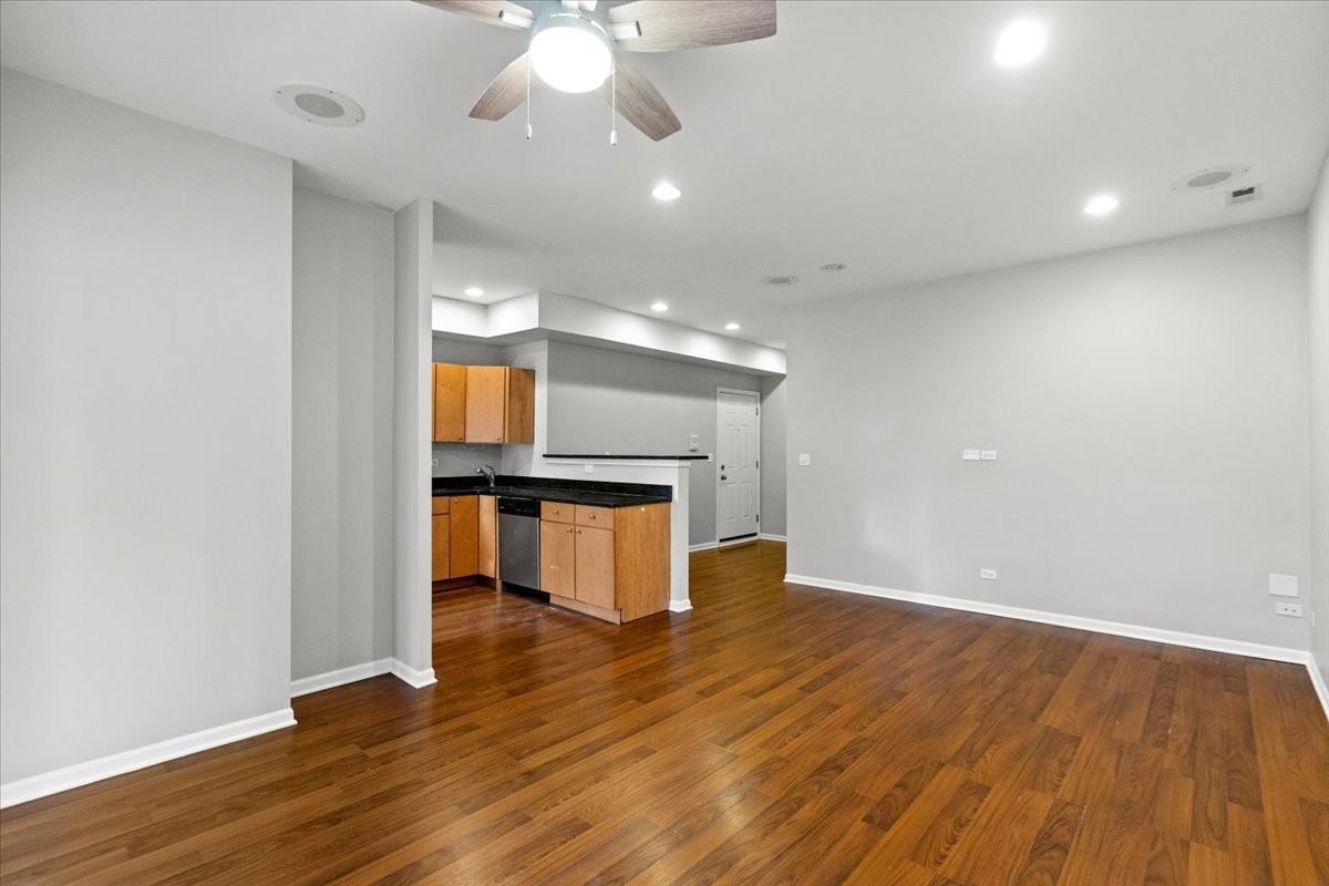 7717 N Marshfield Ave #1 - Photo 4 of 19