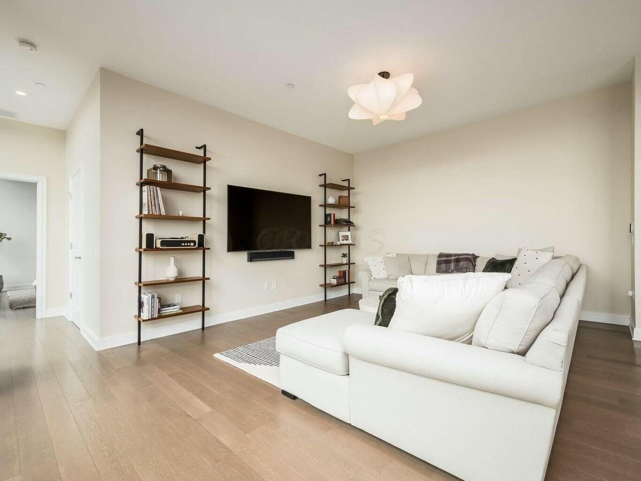 250 W Spring St #713 - Photo 2 of 27