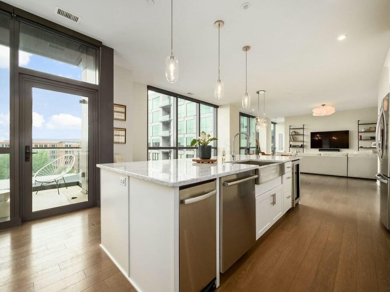 250 W Spring St #713 - Photo 5 of 27