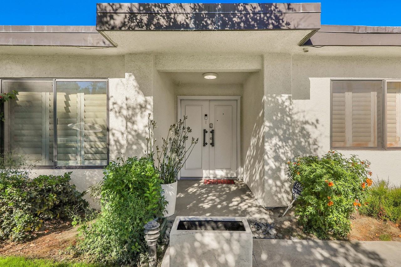 47 Juan Carlos Dr - Photo 2 of 28