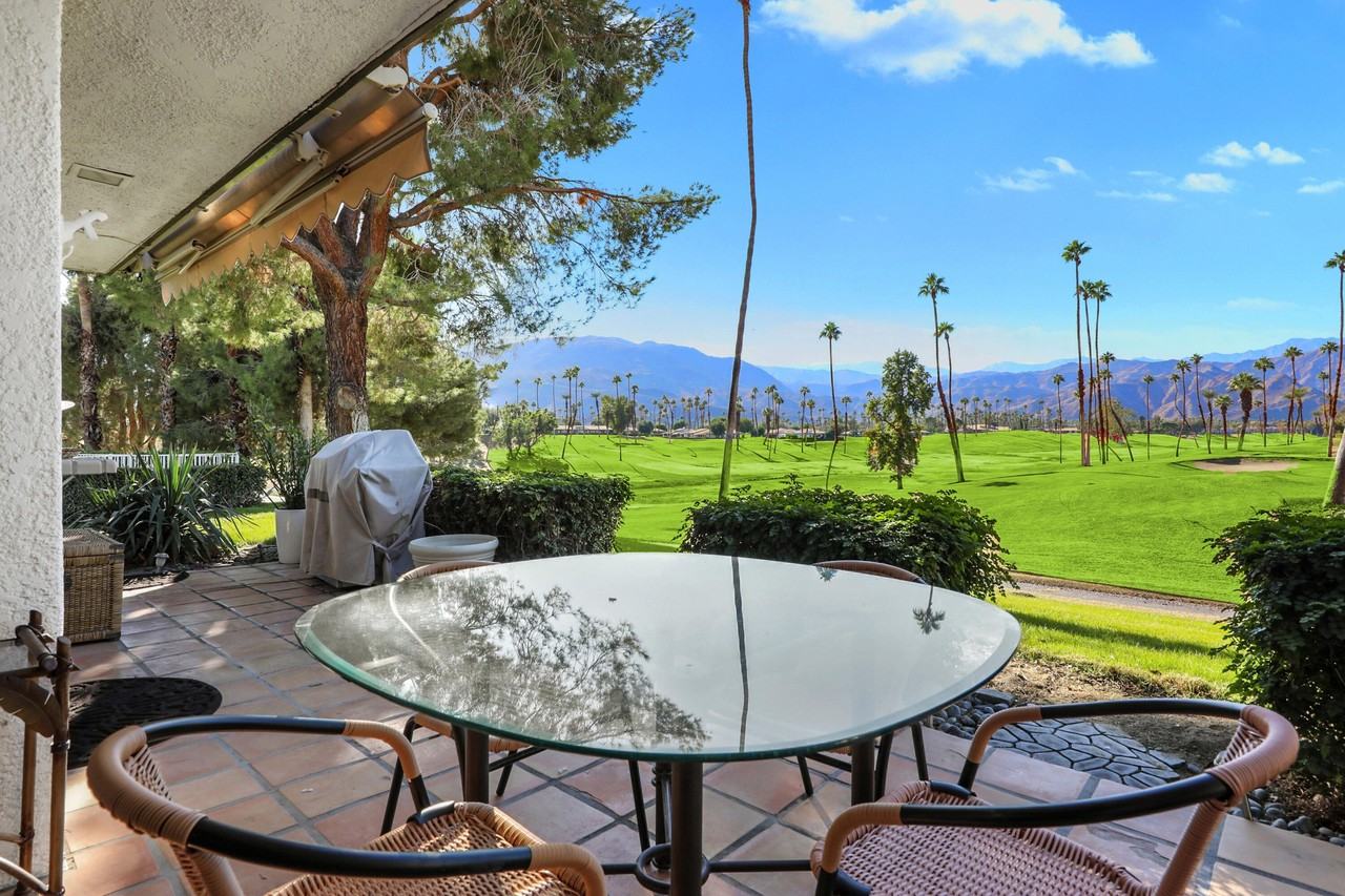 47 Juan Carlos Dr - Photo 3 of 28