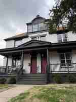 featured image of 415 Considine Ave