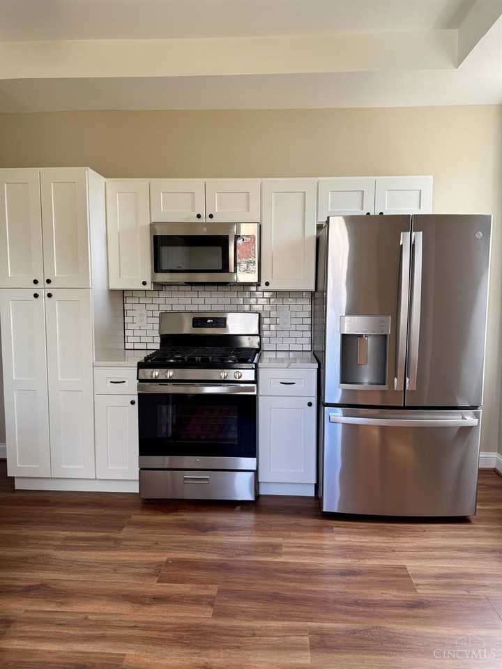 415 Considine Ave - Photo 5 of 16