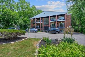 featured image of 6210 Ridge Ave #1