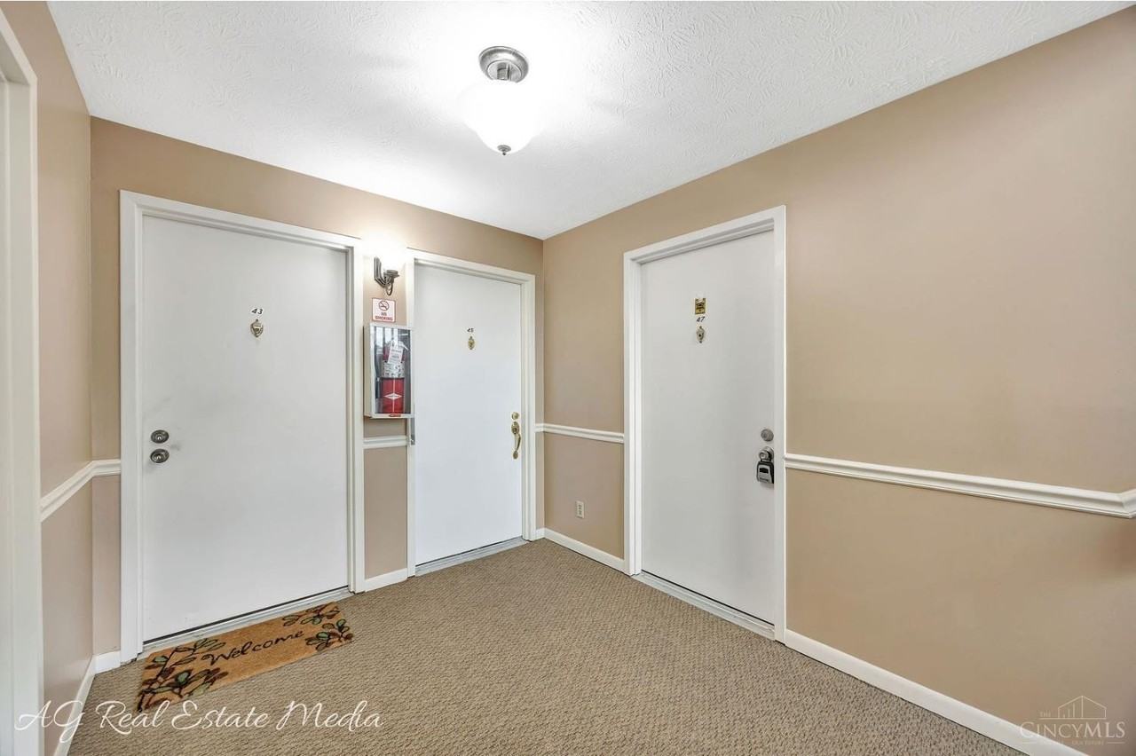 5045 Tri County View Dr - Photo 4 of 20